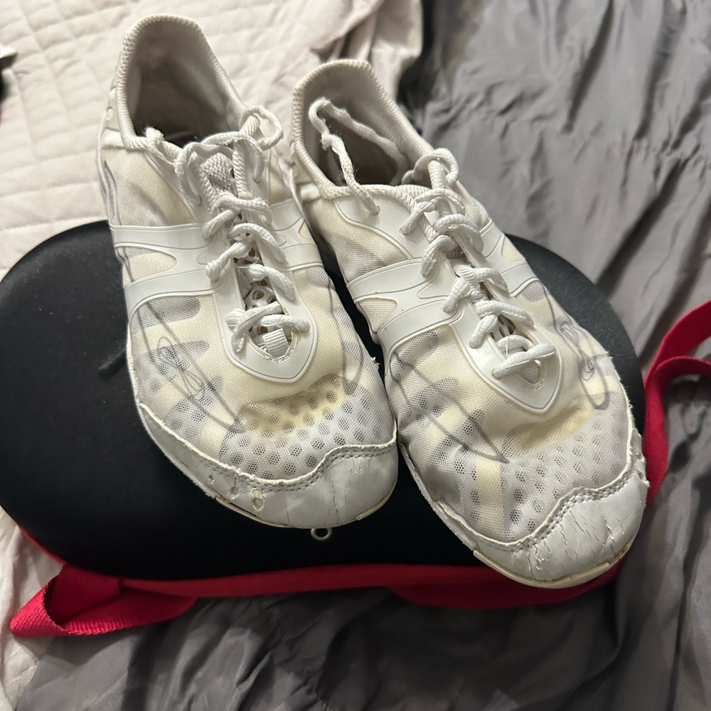 nfinity vengeance cheer shoes